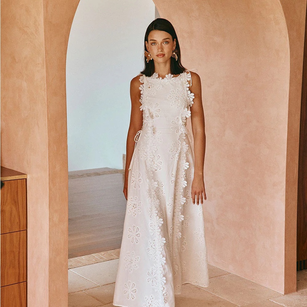 Chic Ivory Floral Maxi Dress
